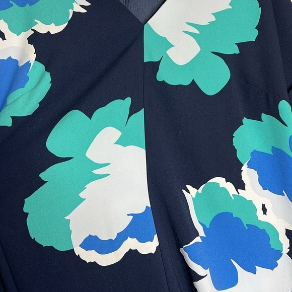 A New Day xxl Floral V Neck Shift Dress - Picture 7 of 7